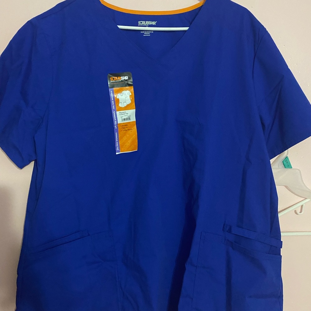 Scrub top